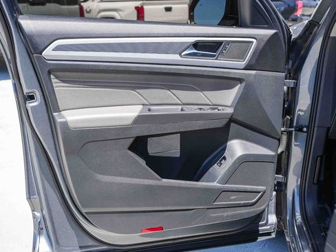 Certified 2023 Volkswagen Atlas SEL R-Line AWD/4WD image 23