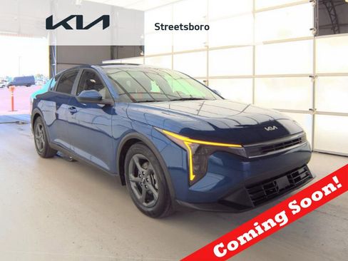 Used 2025 Kia K4 FWD image 1