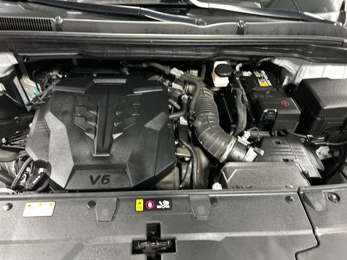 Used 2025 Kia Carnival SX Prestige FWD image 28