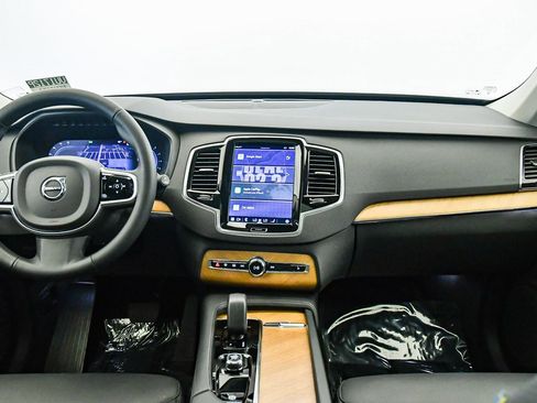 Certified 2025 Volvo XC90 B6 Ultra image 15