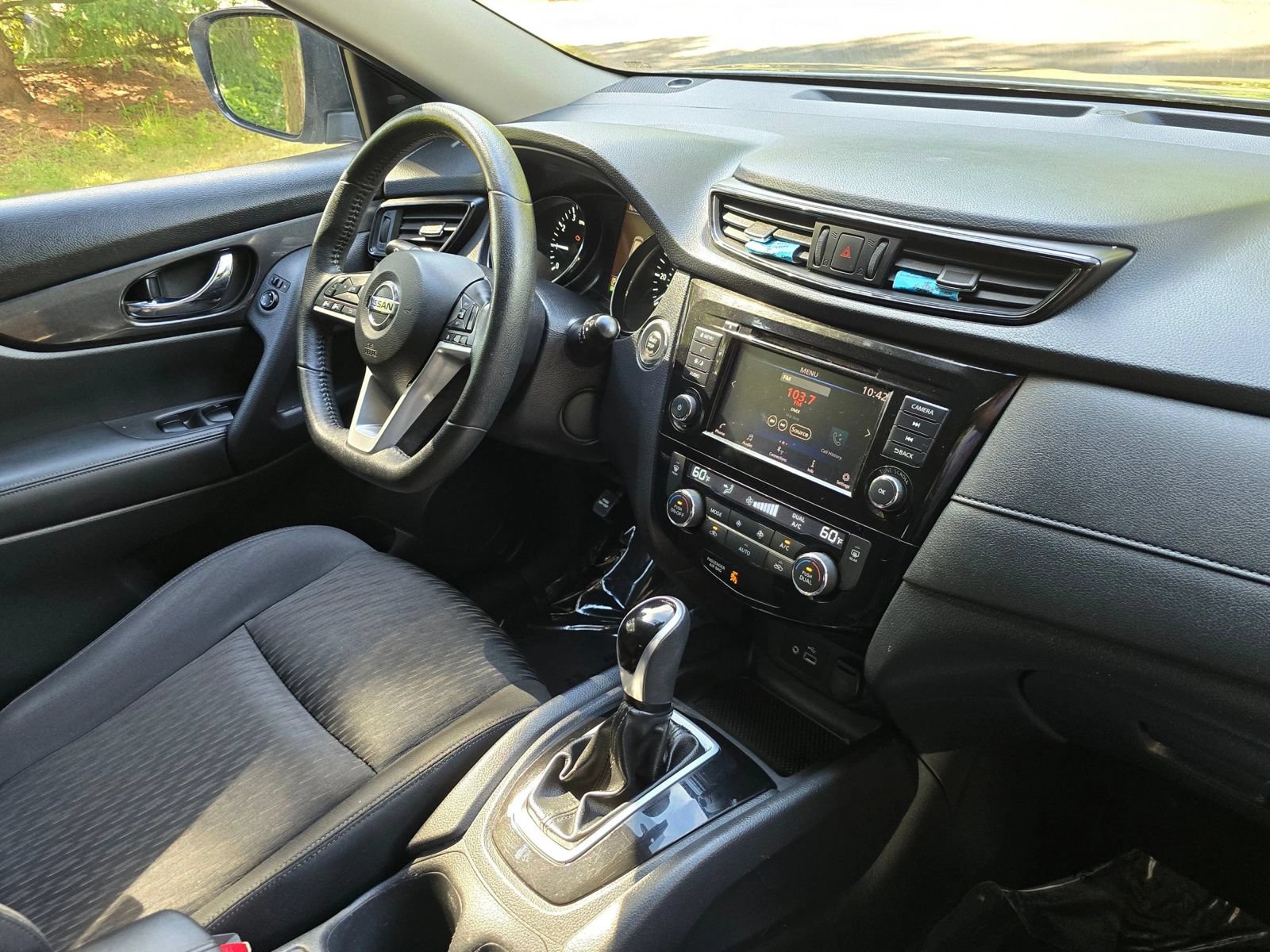 Used 2019 Nissan Rogue SV FWD image 11