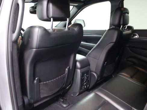 Used 2021 Jeep Grand Cherokee Limited image 24