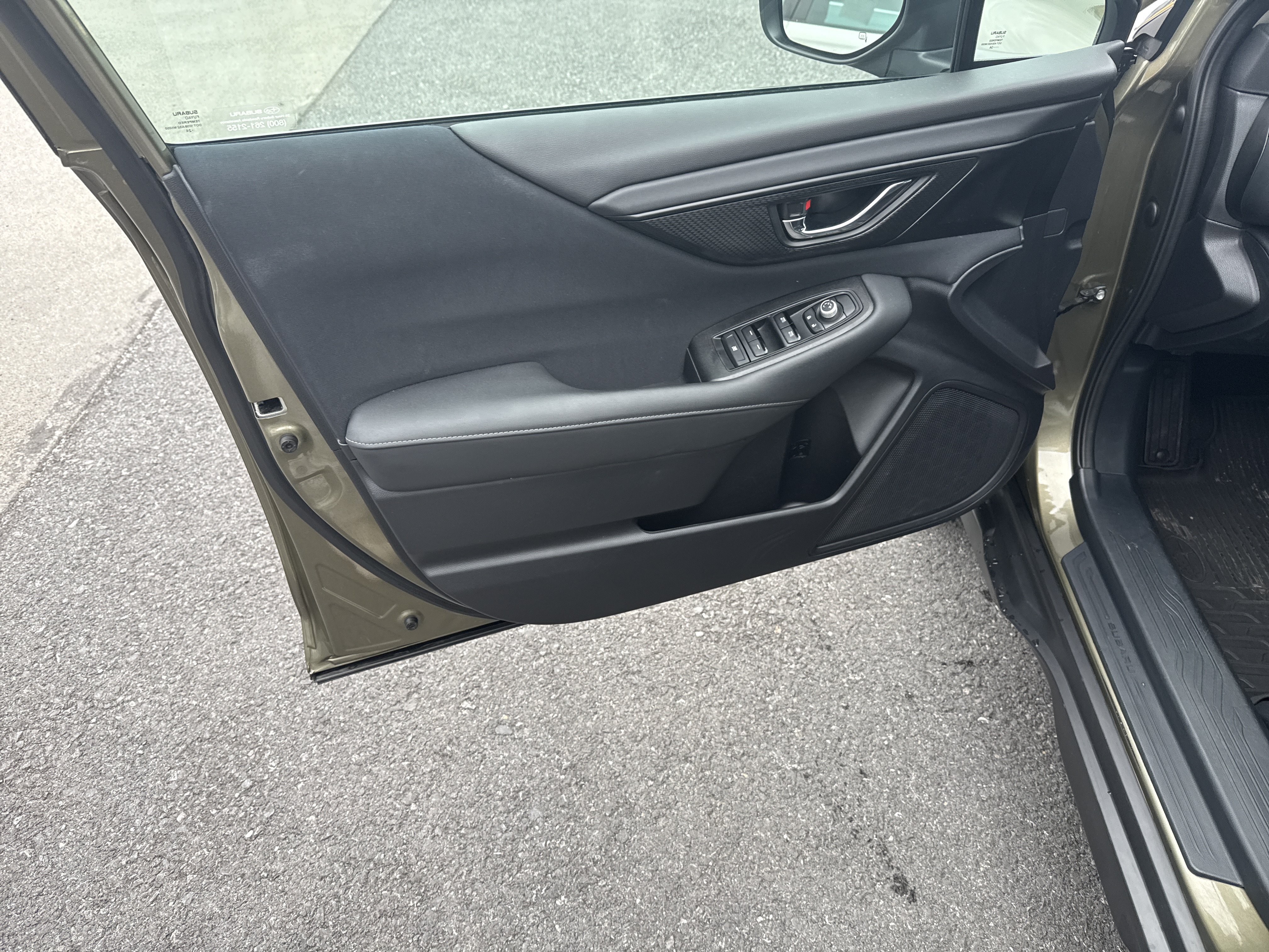 Used 2025 Subaru Outback Premium AWD/4WD image 16