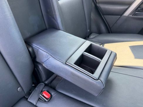 Used 2017 Toyota RAV4 SE FWD image 38