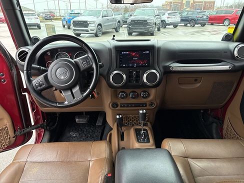 Used 2012 Jeep Wrangler Unlimited Sahara w/ Dual Top Group AWD/4WD image 10