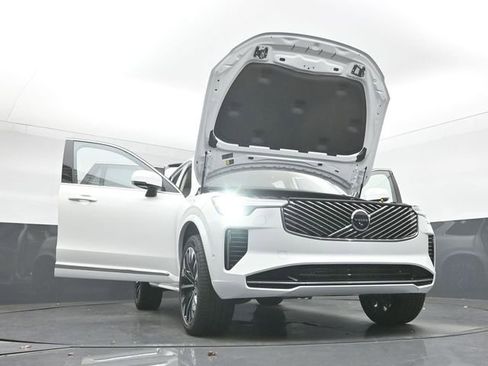 New 2026 Volvo XC90 B6 Ultra w/ Protection Package image 54