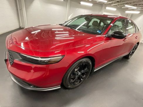 Certified 2025 Honda Accord SE image 1