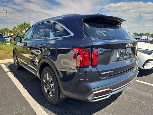 Certified 2023 Kia Sorento EX FWD image 7