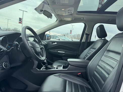 Used 2019 Ford Escape SEL image 25