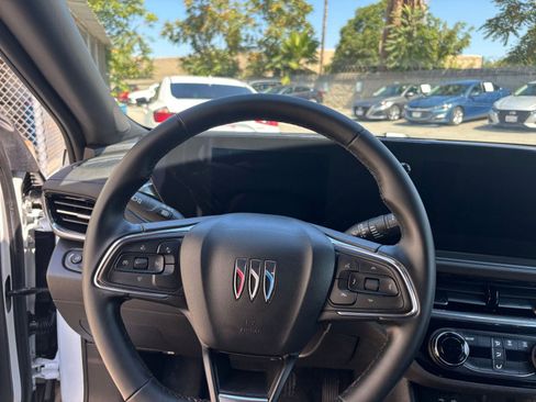 Used 2025 Buick Envista Sport Touring image 34