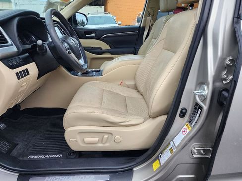 Used 2015 Toyota Highlander Limited Platinum image 14