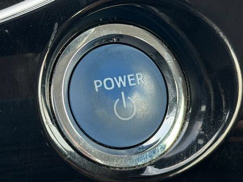 Certified 2018 Toyota Prius Three FWD image 38