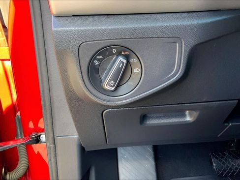 Used 2021 Volkswagen Atlas SE image 33