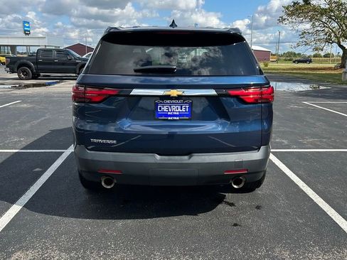 Used 2022 Chevrolet Traverse LS image 6
