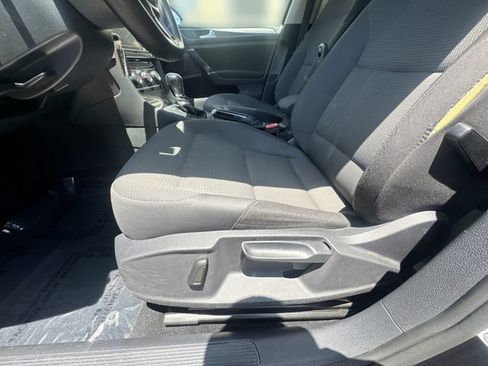 Used 2019 Volkswagen Golf S AWD/4WD image 15