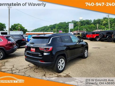 Used 2024 Jeep Compass Latitude AWD/4WD image 22