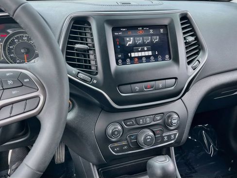 Used 2021 Jeep Cherokee Latitude Lux w/ Sun & Sound Group AWD/4WD image 15