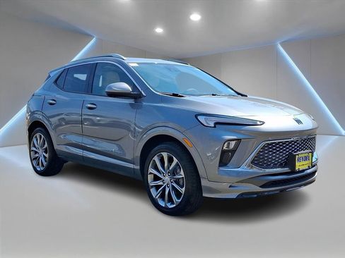 Used 2025 Buick Encore GX Avenir w/ Avenir Technology Package image 3
