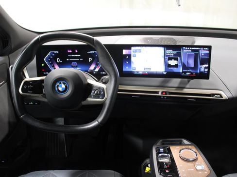 Used 2022 BMW iX xDrive50 w/ Premium Package image 2