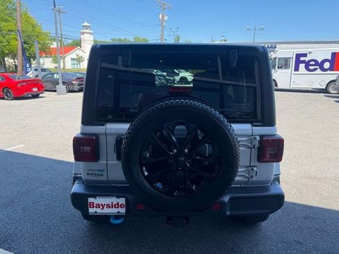 Used 2023 Jeep Wrangler Unlimited Sahara w/ Cold Weather Group AWD/4WD image 19