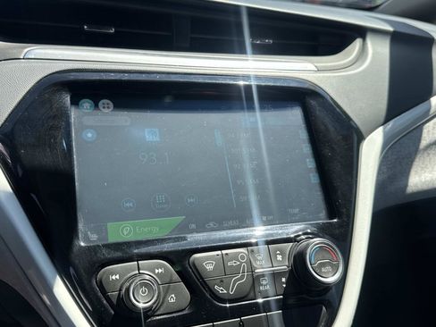 Used 2019 Chevrolet Bolt Premier w/ Infotainment Package FWD image 23