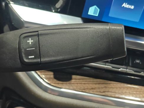 Used 2023 Chevrolet Silverado 1500 LT AWD/4WD image 42