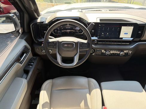 Used 2024 GMC Sierra 1500 SLT w/ X31 Off-Road Package AWD/4WD image 23