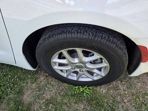 Used 2025 Chrysler Pacifica Select FWD image 6