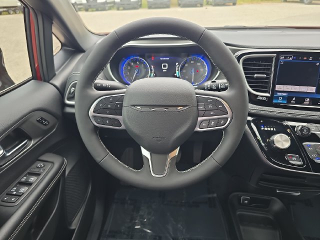 New 2027 Chrysler Pacifica Select FWD image 10