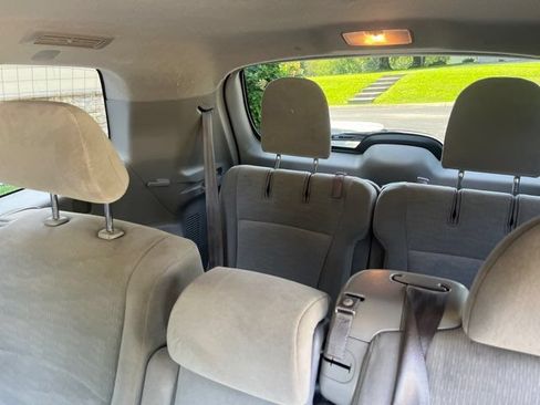 Used 2012 Toyota Highlander FWD w/ Tech Pkg image 24