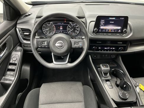 Used 2024 Nissan Rogue SV image 12