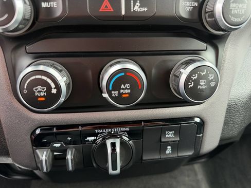 Used 2021 RAM 1500 Big Horn w/ Level 1 Safety Group AWD/4WD image 24