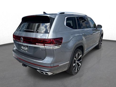 Used 2024 Volkswagen Atlas SEL Premium R-Line AWD/4WD image 3