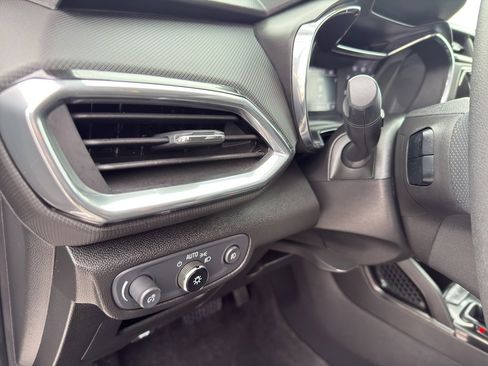 Used 2023 Chevrolet TrailBlazer LT w/ Convenience Package image 13