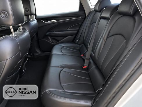 Used 2017 Buick LaCrosse Essence FWD image 9