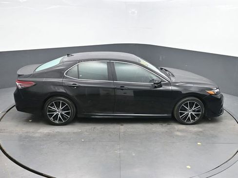 Used 2024 Toyota Camry SE image 31