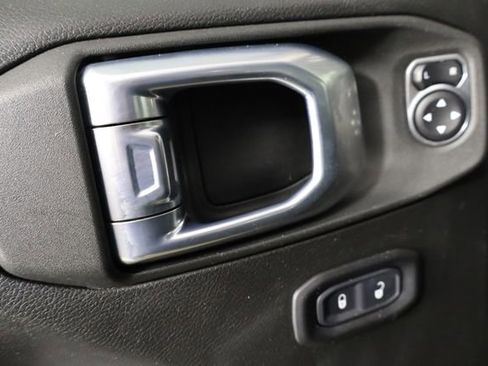 Used 2022 Jeep Wrangler Unlimited Sport image 20