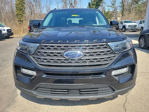 Used 2023 Ford Explorer XLT w/ Equipment Group 202A image 3