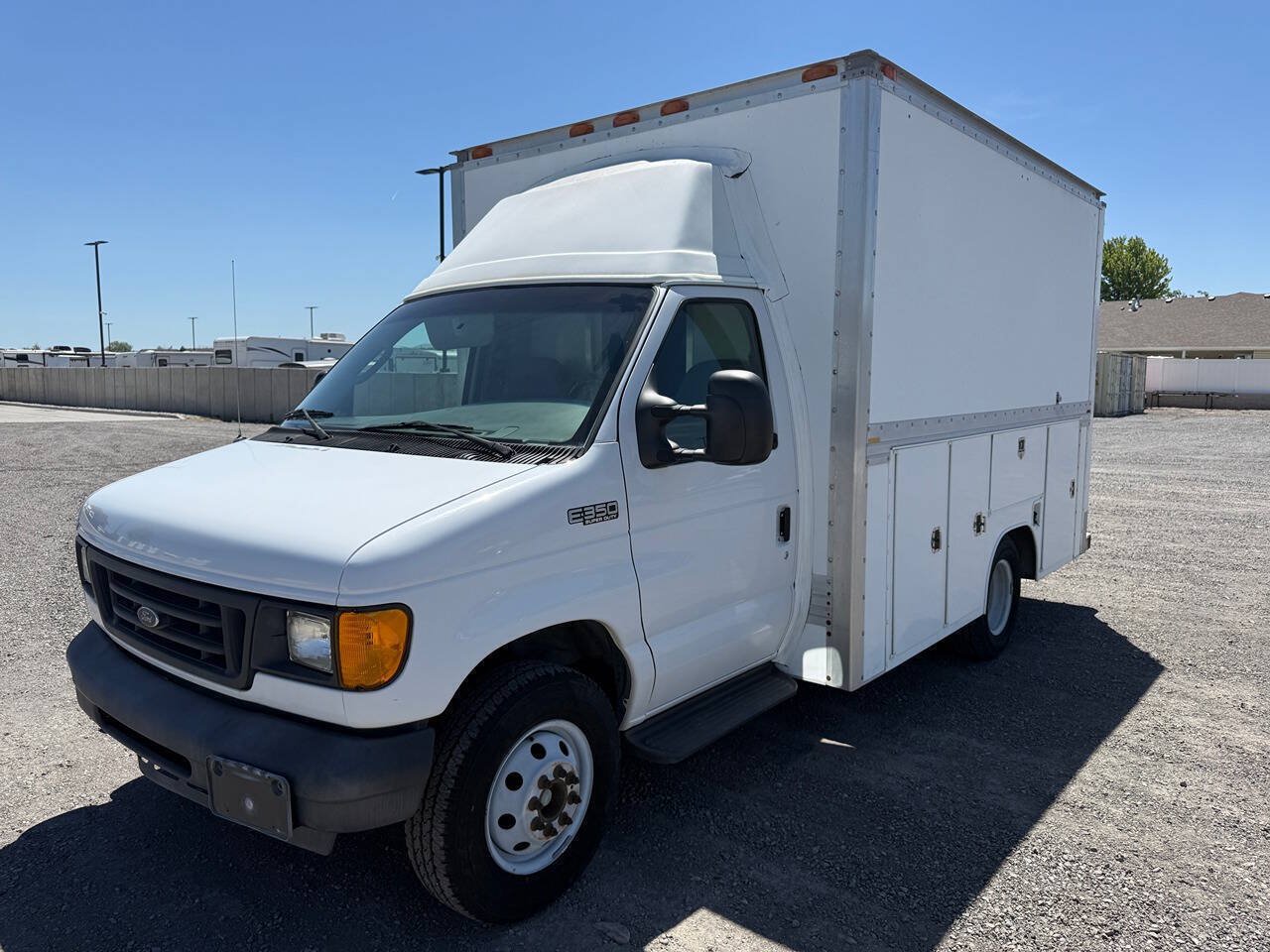 Used 2005 Ford E-350 and Econoline 350 Super Duty RWD image 7