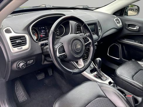 Used 2019 Jeep Compass Latitude w/ Cold Weather Group AWD/4WD image 15