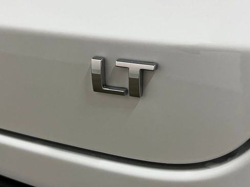 New 2026 Chevrolet Trax LT w/ Sunroof Package image 5