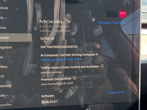 Used 2025 Tesla Model Y Long Range AWD/4WD image 18