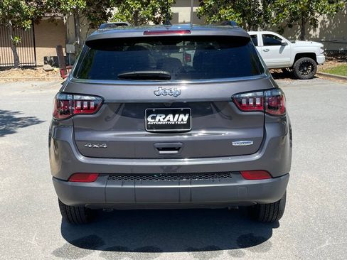 Used 2024 Jeep Compass Latitude AWD/4WD image 6