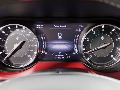 Used 2022 Maserati Levante GT image 17