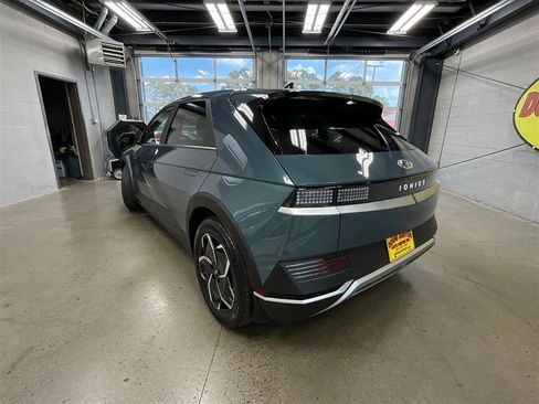 Used 2023 Hyundai Ioniq 5 SE image 3