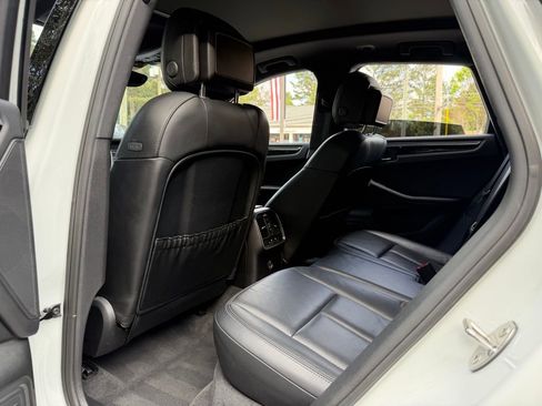 Used 2017 Porsche Macan S image 31