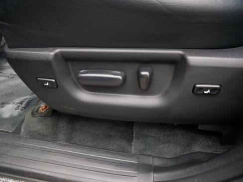 Used 2018 Toyota Sequoia TRD Sport AWD/4WD image 15