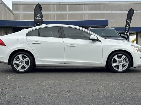 Used 2013 Volvo S60 T5 image 3