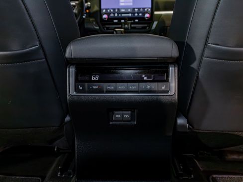 Used 2024 Lexus GX 550 w/ Cold Area Package AWD/4WD image 24