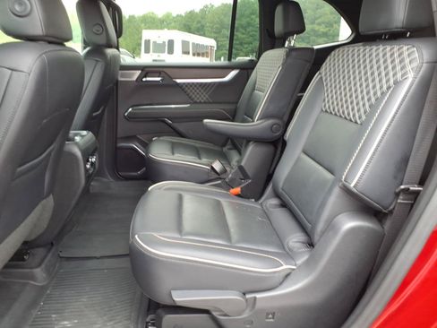 Used 2024 GMC Acadia Denali w/ Super Cruise Package FWD image 17